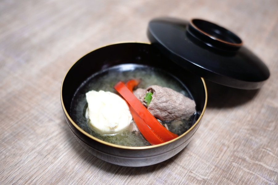 海老茶巾と牛しゃぶの椀物写真